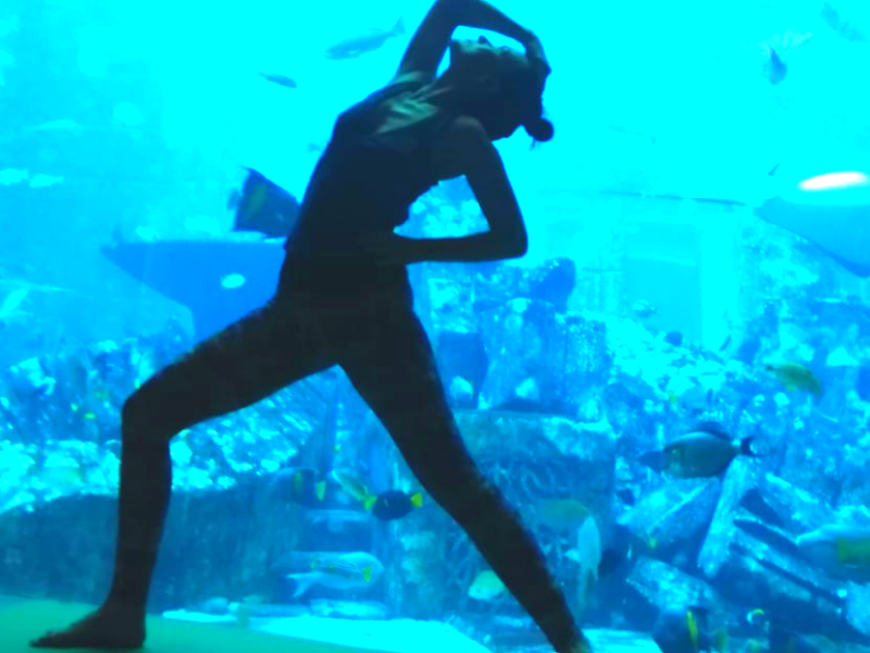 Yoga underwater Hotel Atlantis La Palme Dubaï